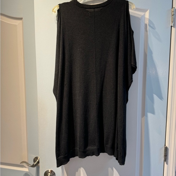 Allsaints tunic top open sholders 100% silk front and 55 cotton/45 rayon. Size S - Picture 3 of 6